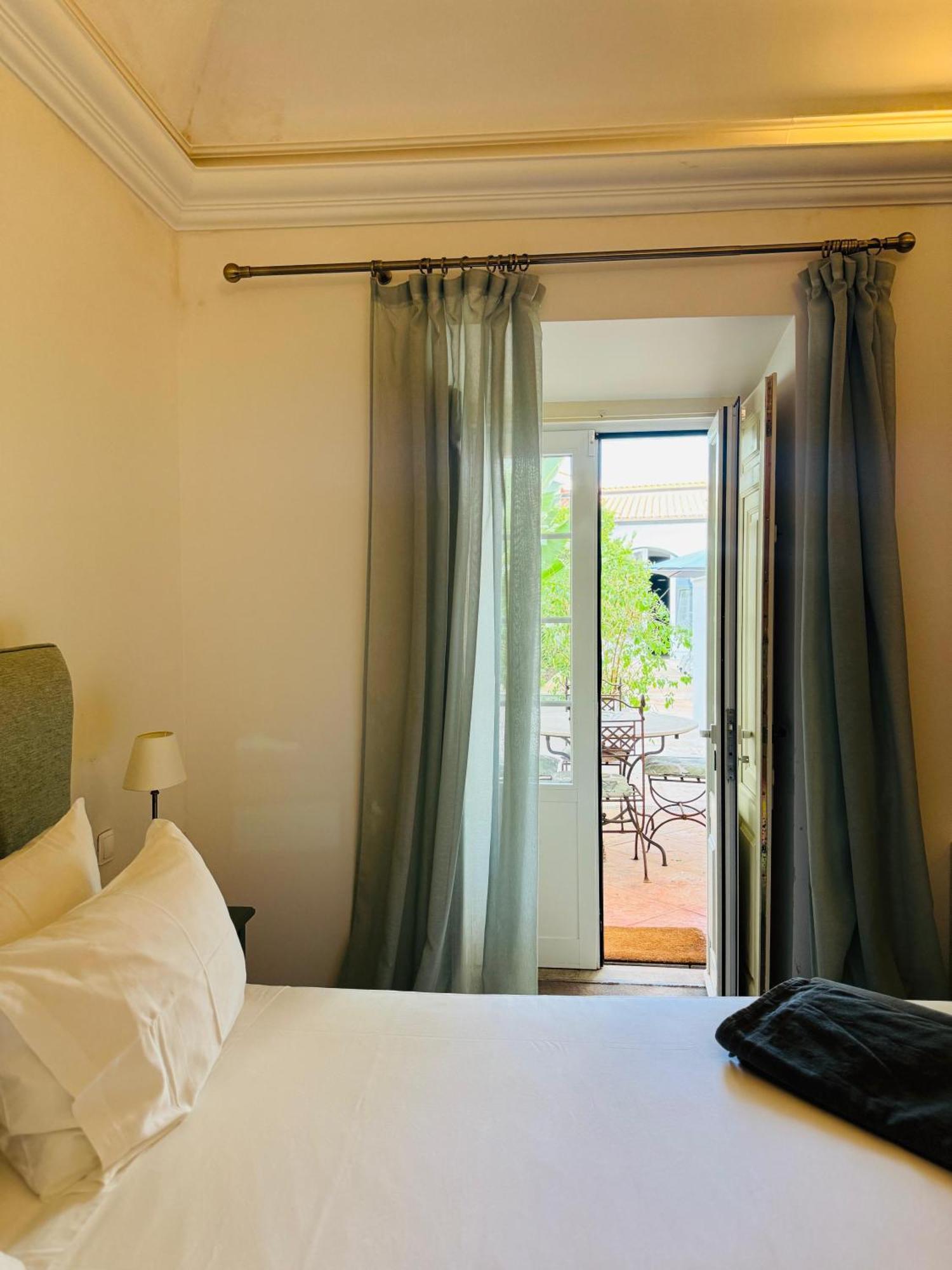 Solar Dos Frades Hotel Ferreira Do Alentejo Exterior photo